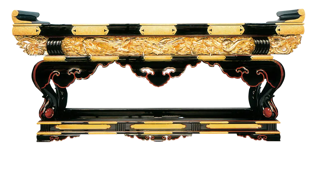 前机：須弥型（通し彫） 